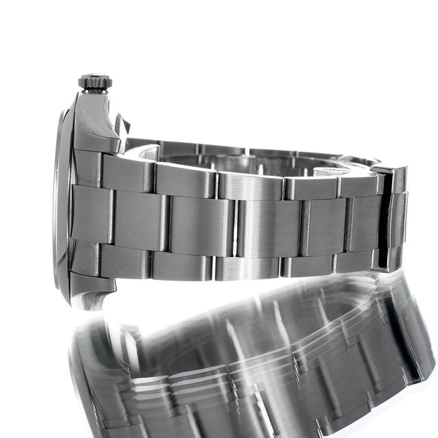 Rolex Oyster Perpetual 114300 Image 2